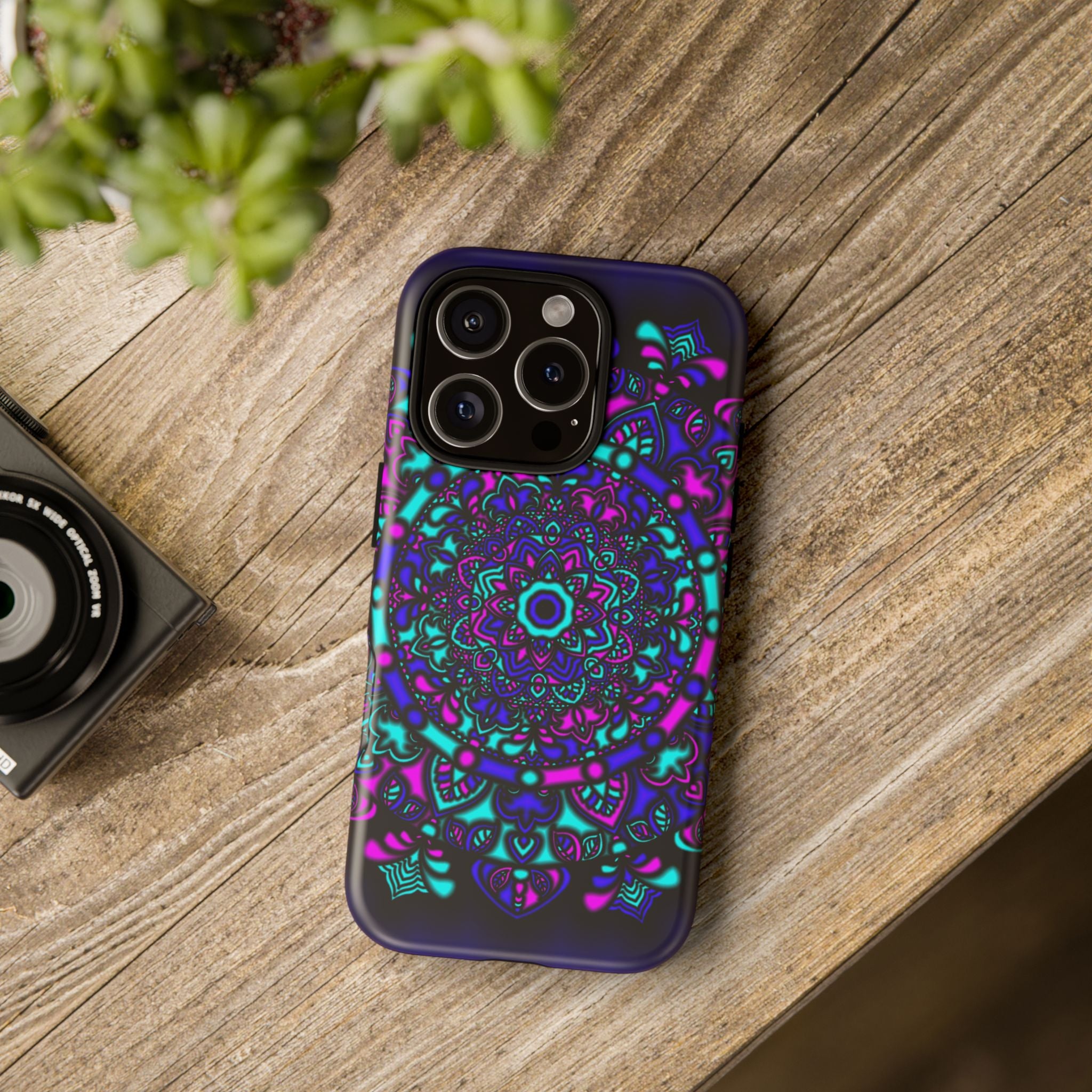 Cover protettiva resistente per telefono Mandala Neon — Viola e Verde acqua