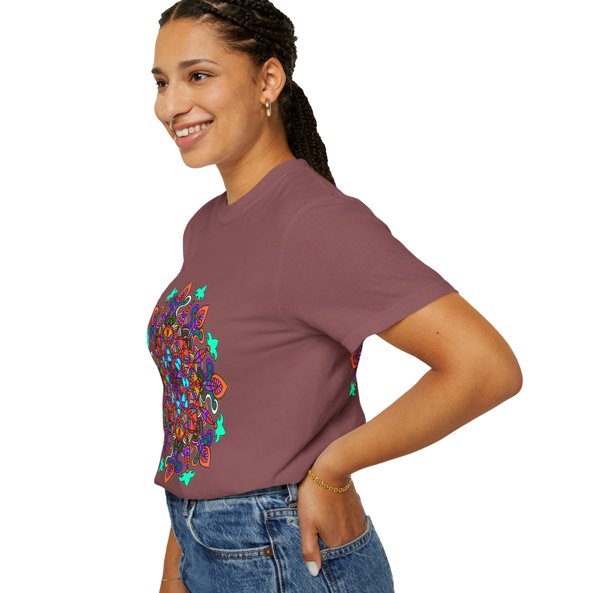T-shirt con disegno mandala fatto a mano - 100% cotone