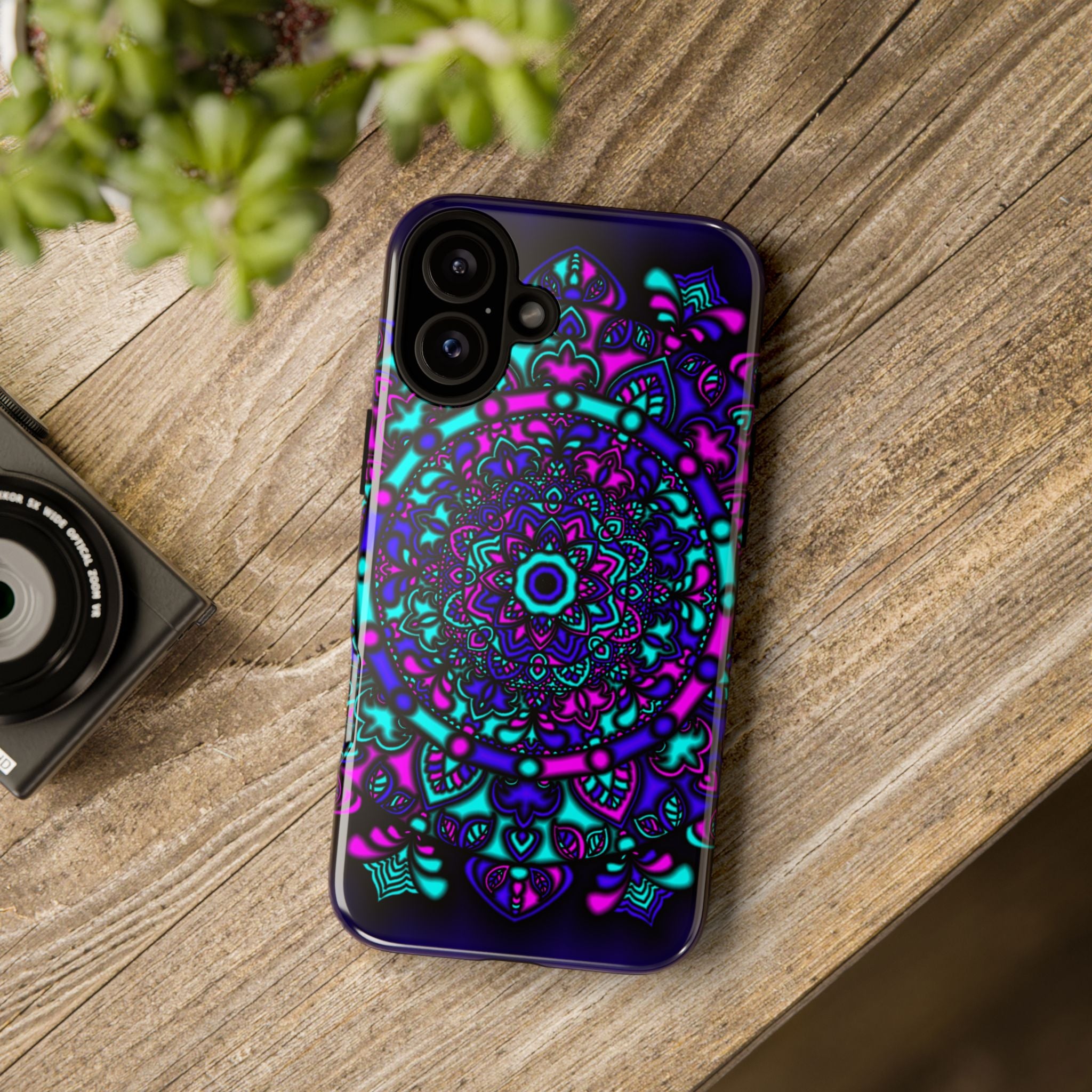Cover protettiva resistente per telefono Mandala Neon — Viola e Verde acqua