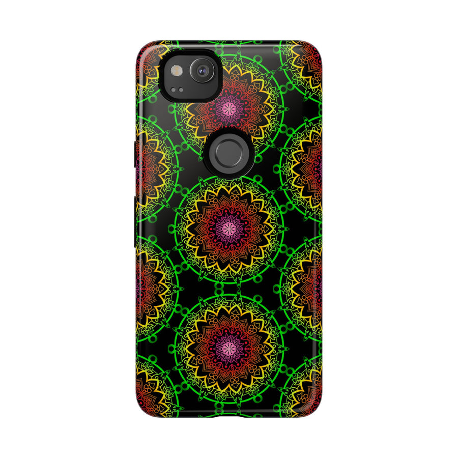 Künstlerische Mandala-Telefonhülle mit kräftigen Mustern und modernem Flair