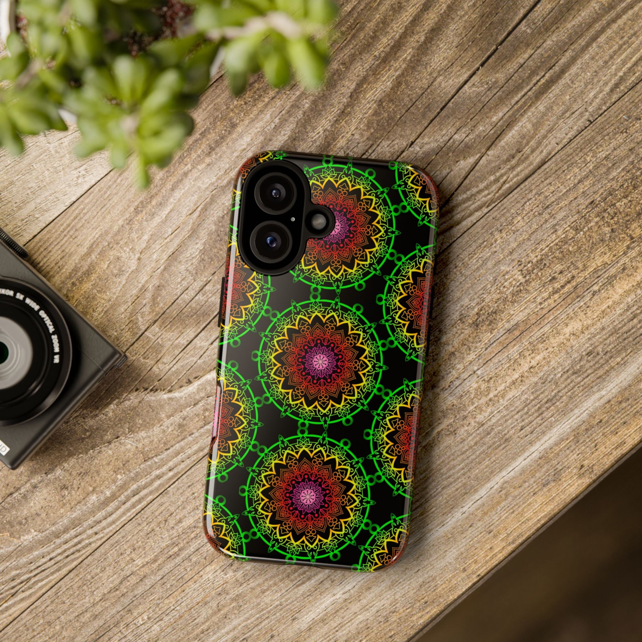 Custodia per telefono con mandala artistica, motivi audaci e stile moderno