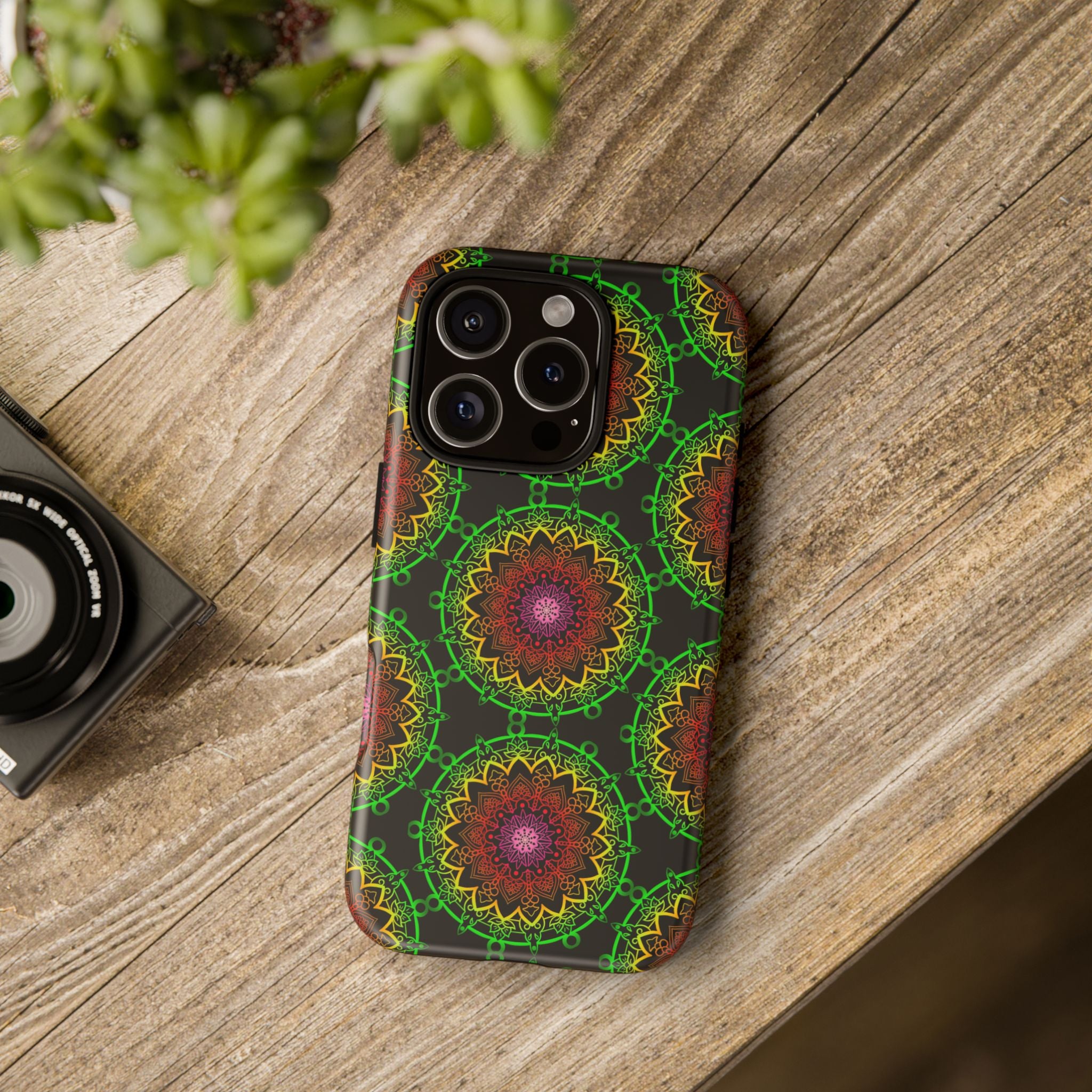 Custodia per telefono con mandala artistica, motivi audaci e stile moderno
