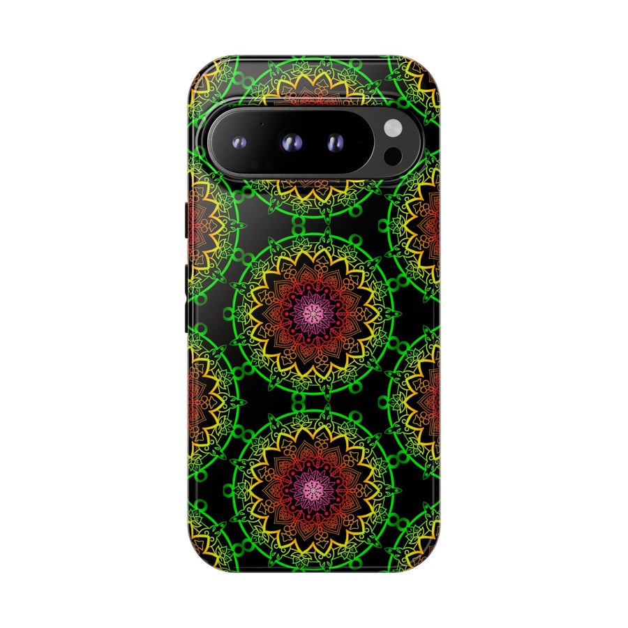 Künstlerische Mandala-Telefonhülle mit kräftigen Mustern und modernem Flair