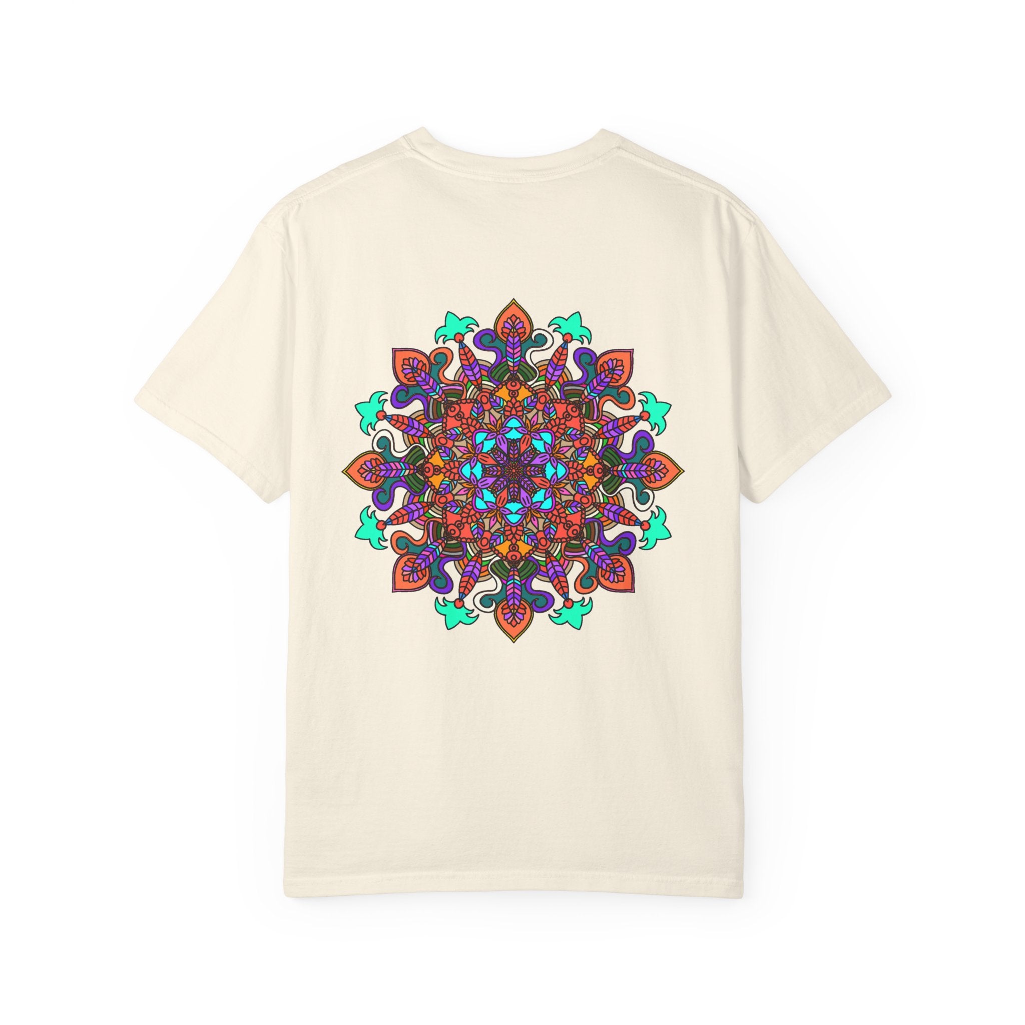 T-shirt con disegno mandala fatto a mano - 100% cotone