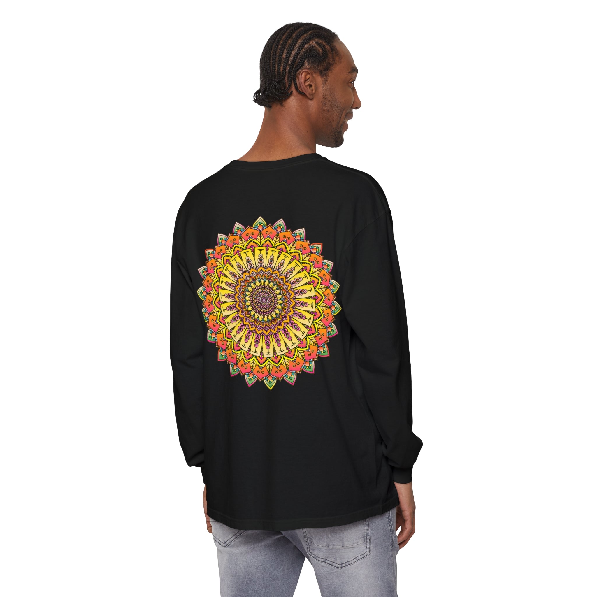 Elegant Mandala Print Long Sleeve T-Shirt for All Genders