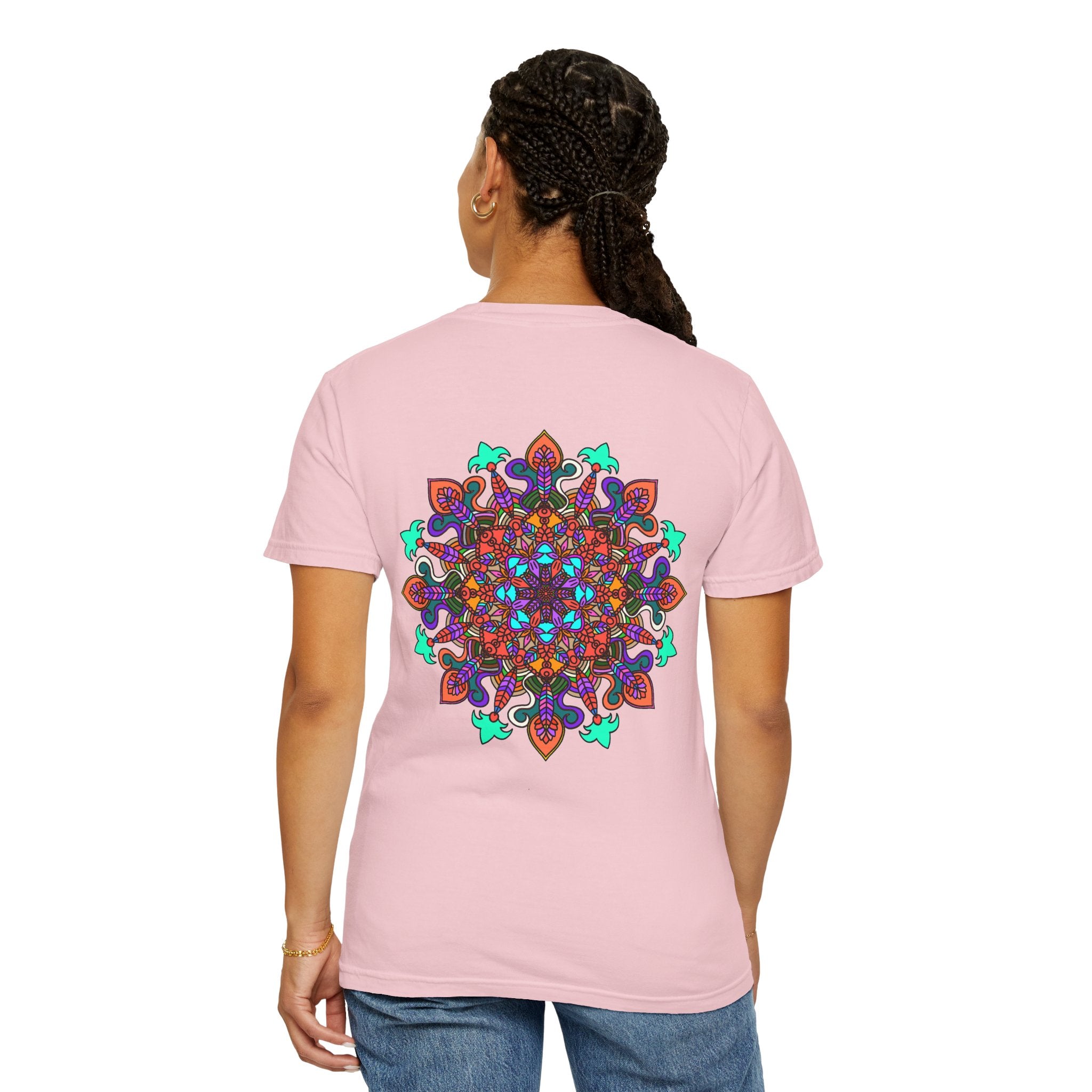 T-shirt con disegno mandala fatto a mano - 100% cotone