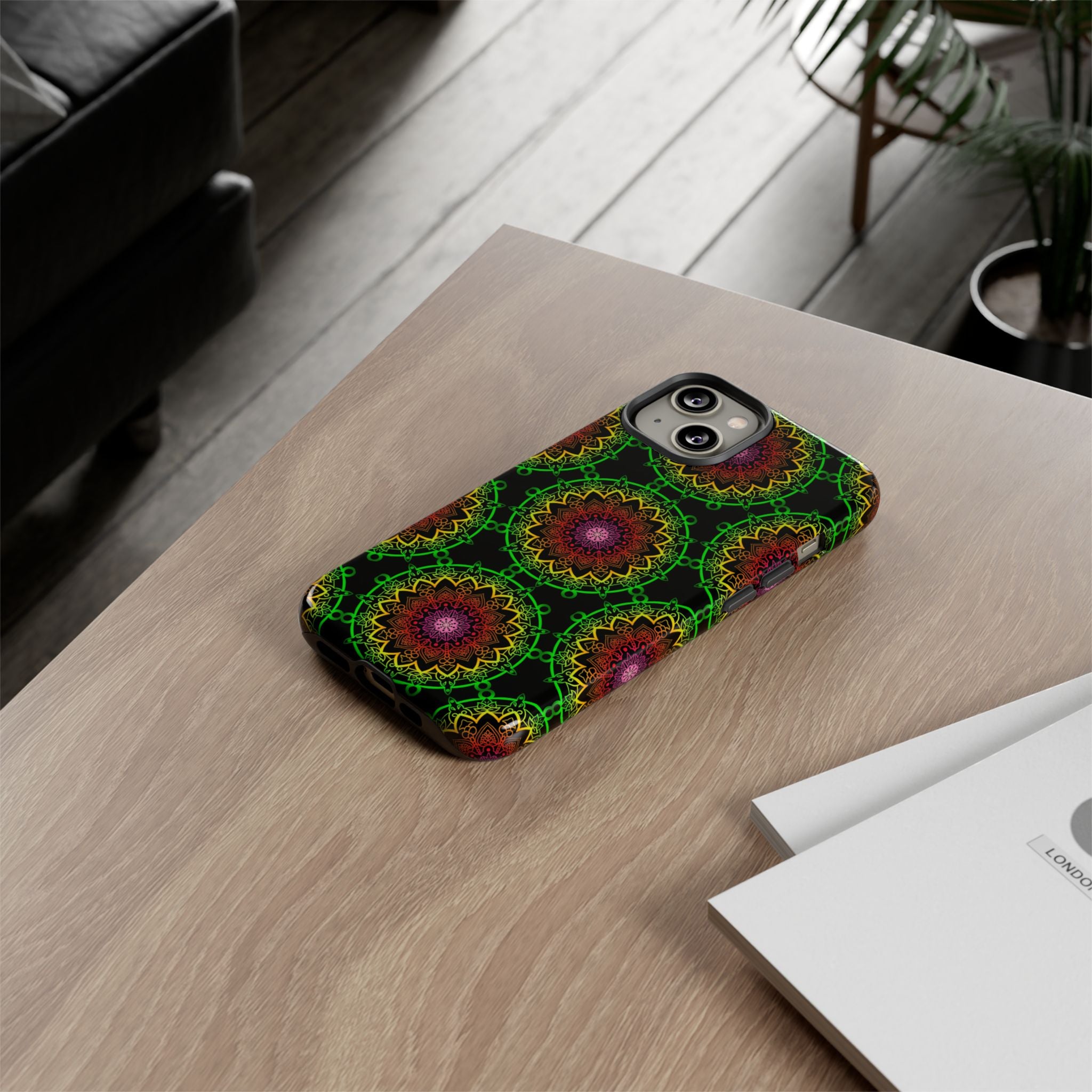 Custodia per telefono con mandala artistica, motivi audaci e stile moderno