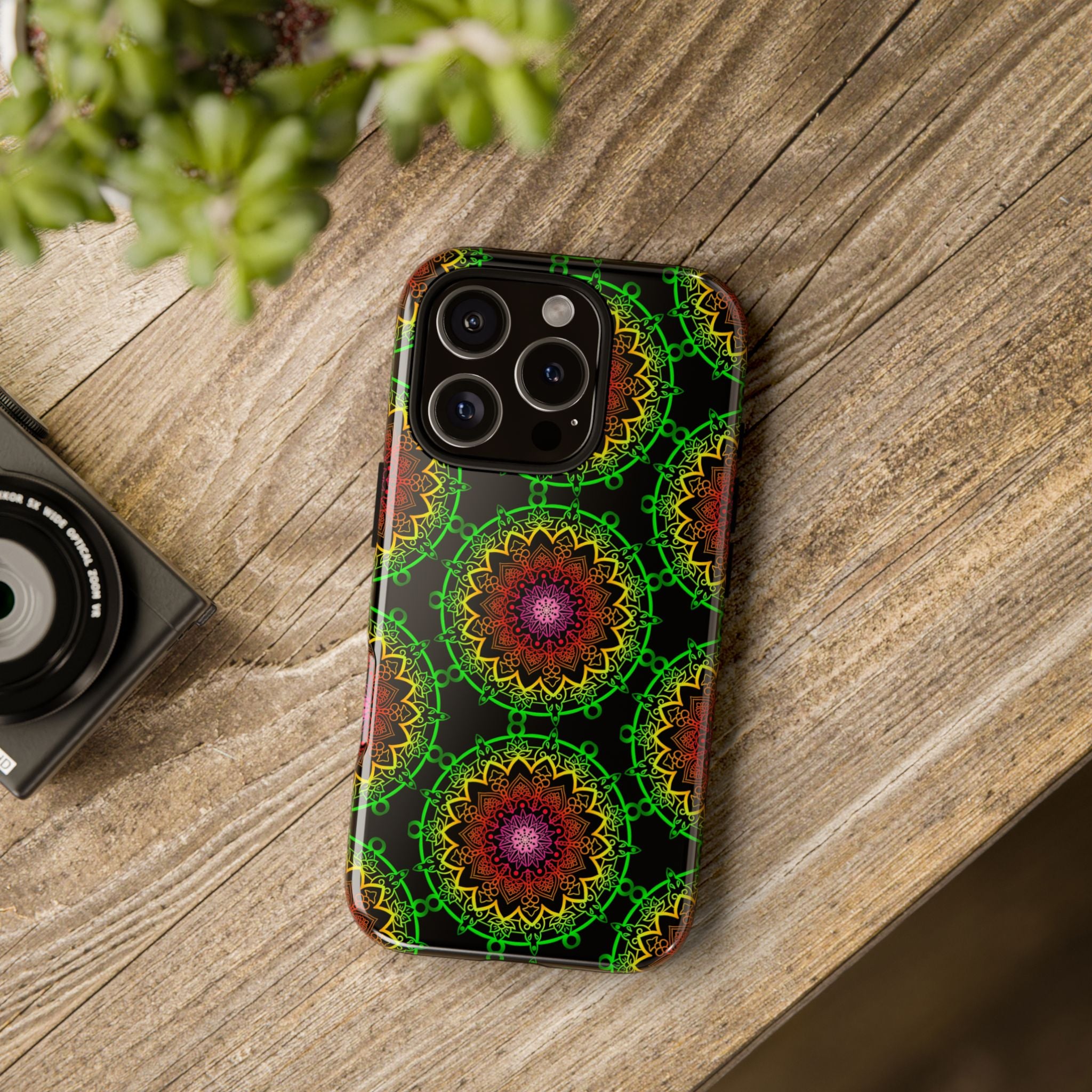 Custodia per telefono con mandala artistica, motivi audaci e stile moderno