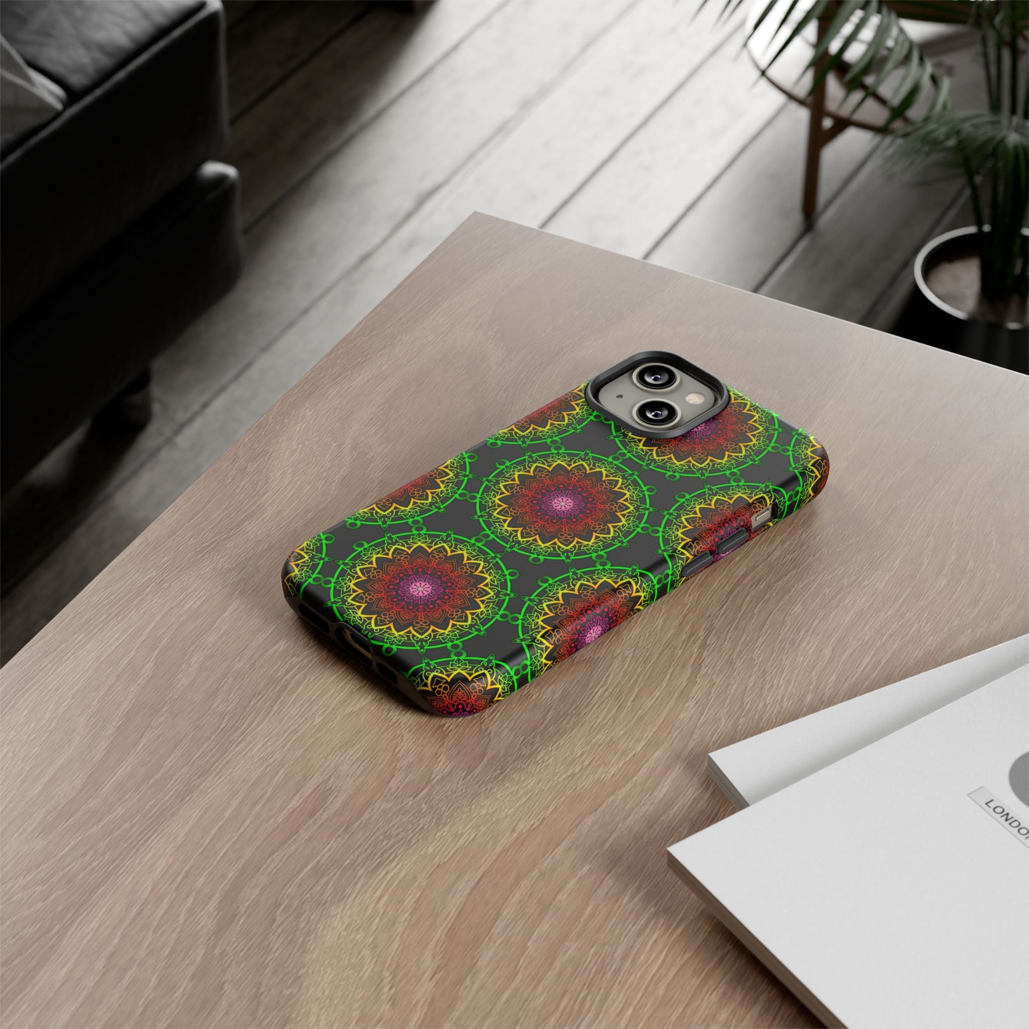 Custodia per telefono con mandala artistica, motivi audaci e stile moderno