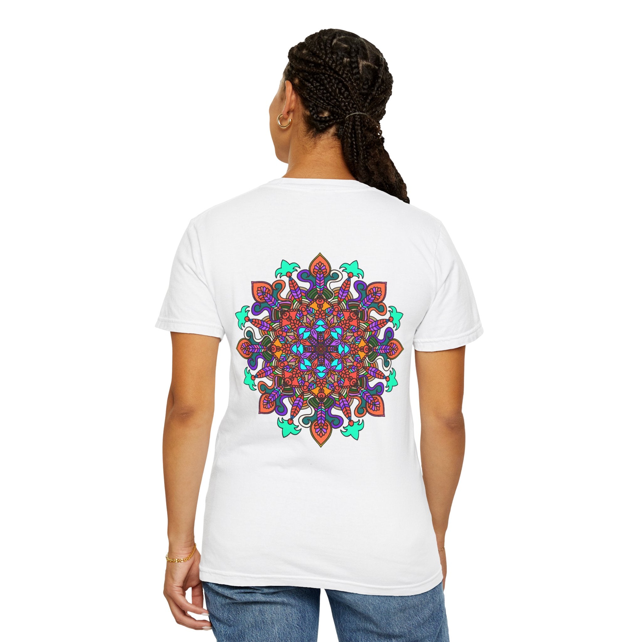 T-shirt con disegno mandala fatto a mano - 100% cotone