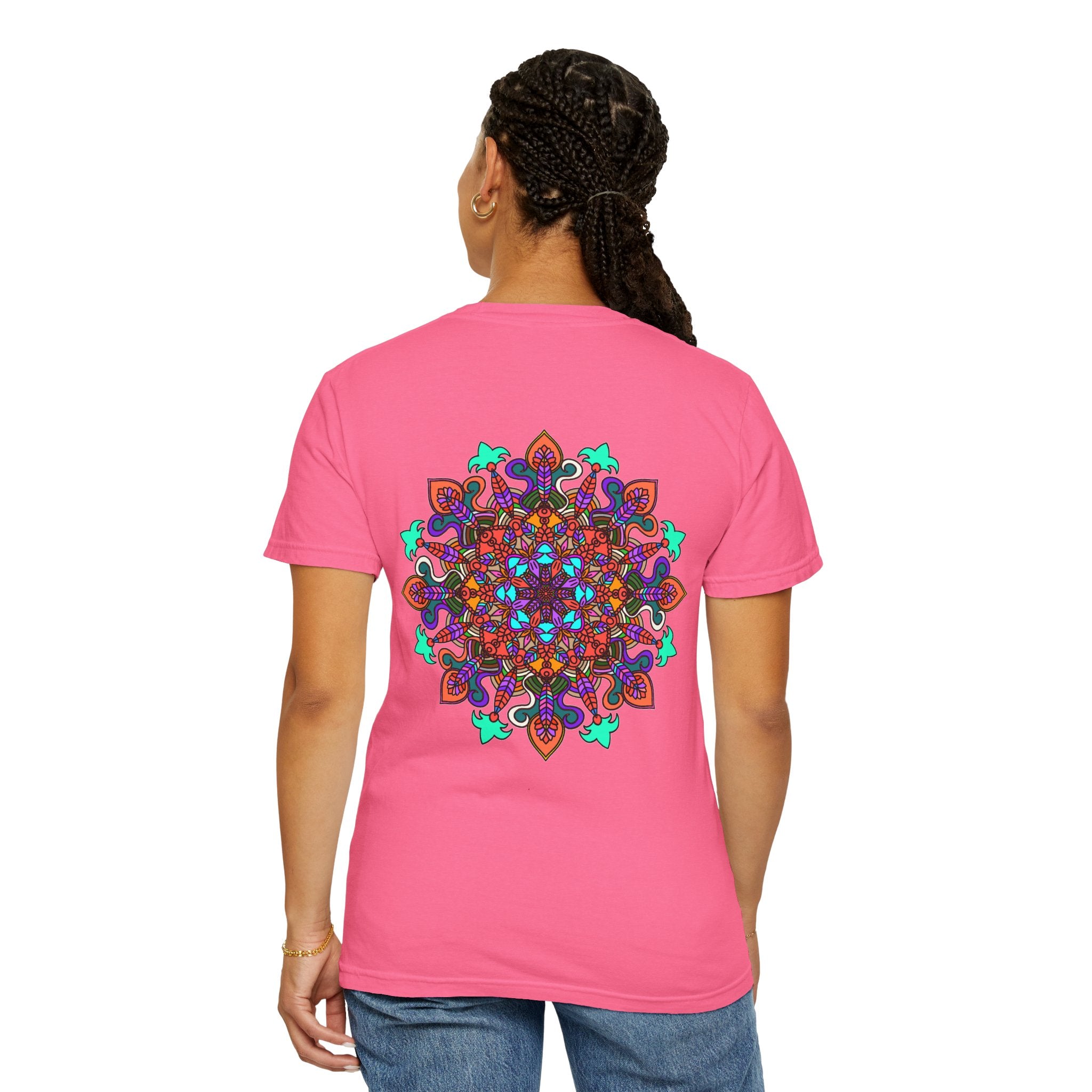 T-shirt con disegno mandala fatto a mano - 100% cotone