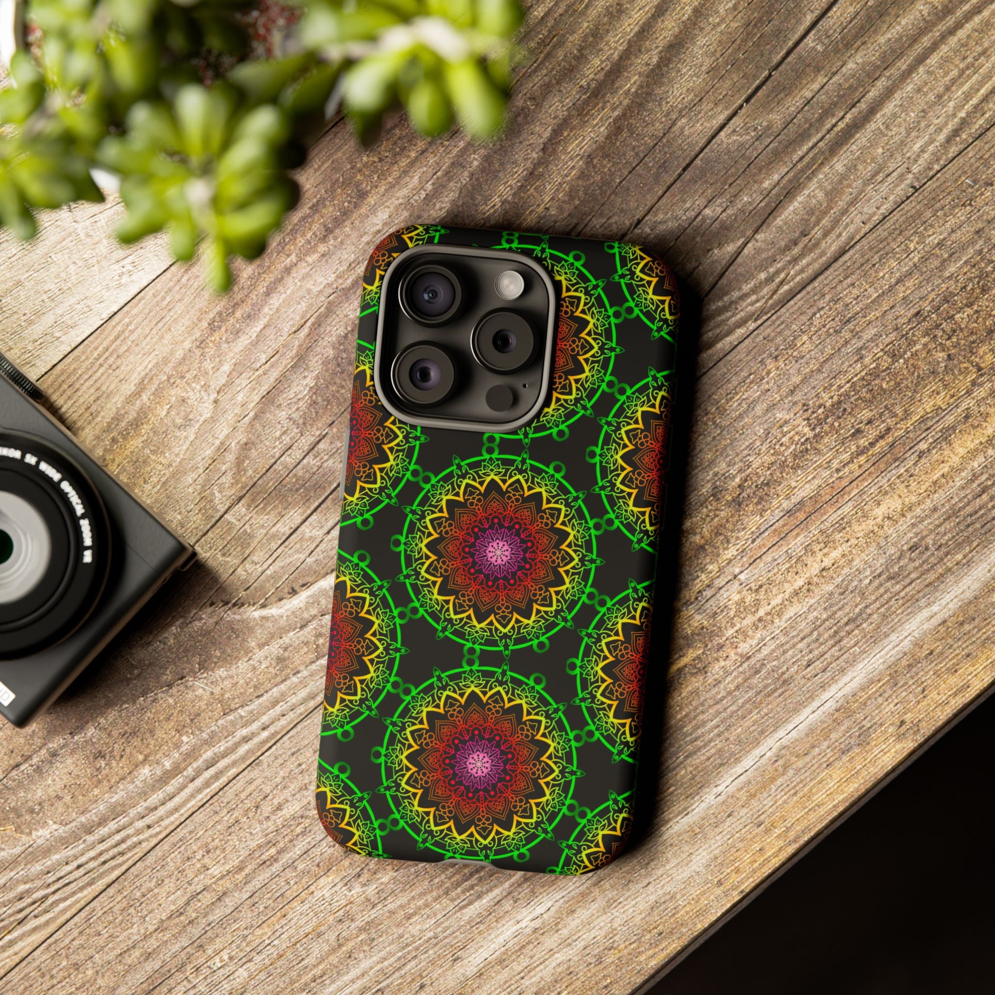 Custodia per telefono con mandala artistica, motivi audaci e stile moderno