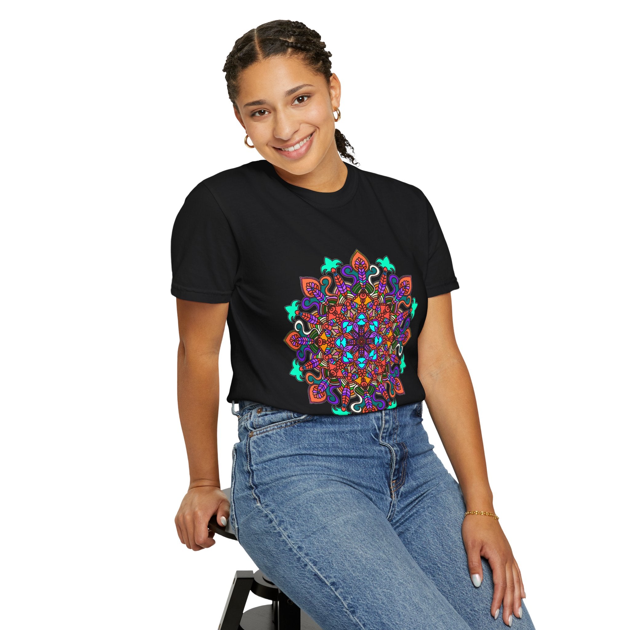 T-shirt con disegno mandala fatto a mano - 100% cotone