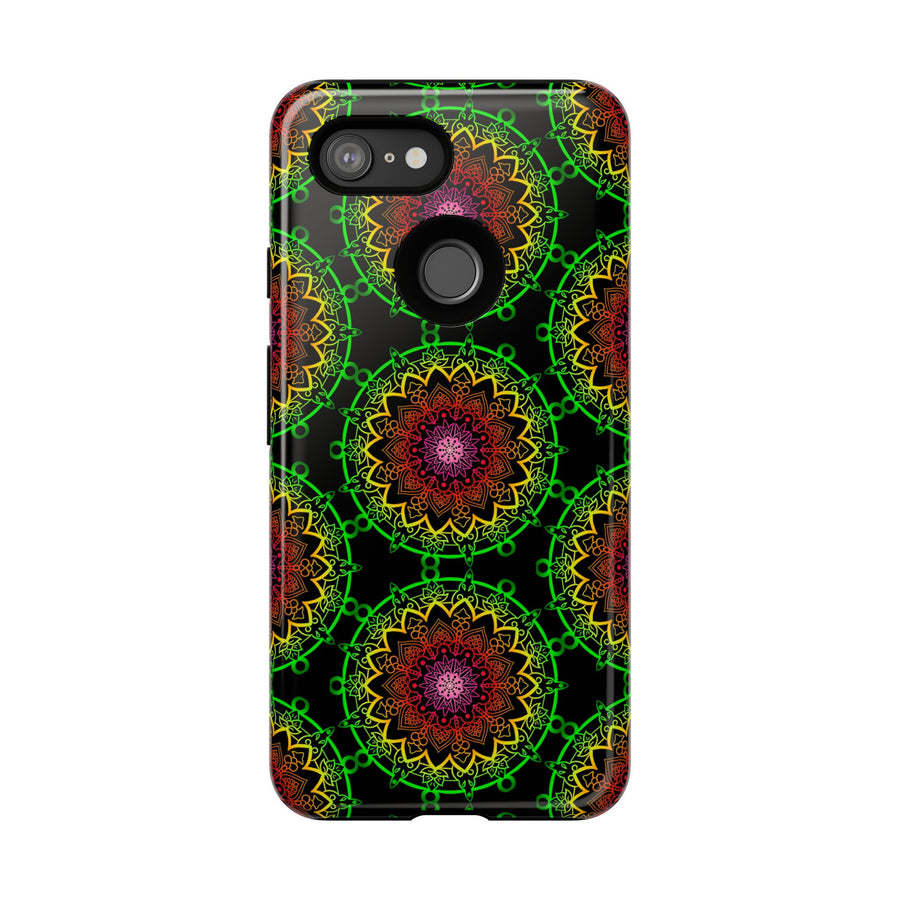 Künstlerische Mandala-Telefonhülle mit kräftigen Mustern und modernem Flair