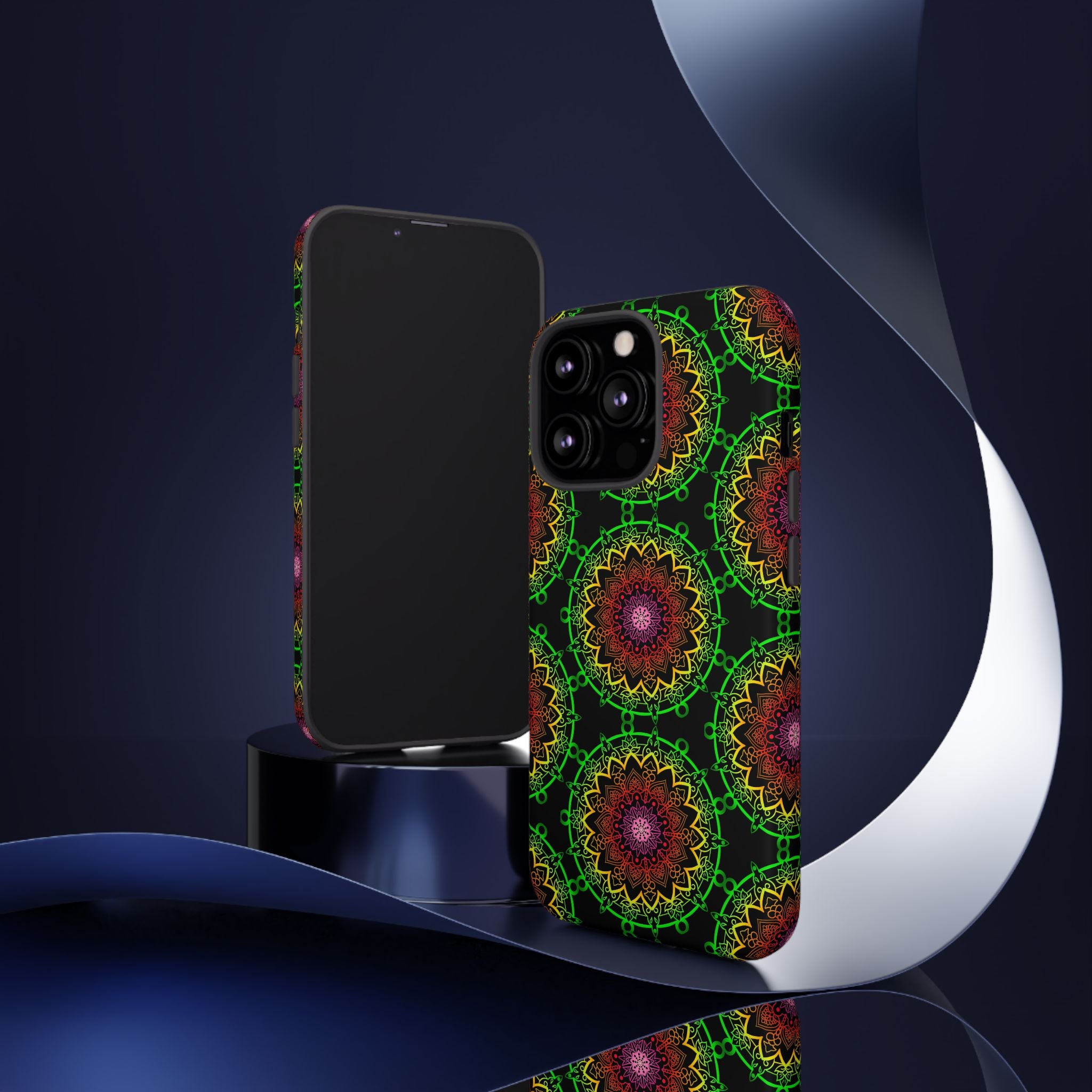Custodia per telefono con mandala artistica, motivi audaci e stile moderno