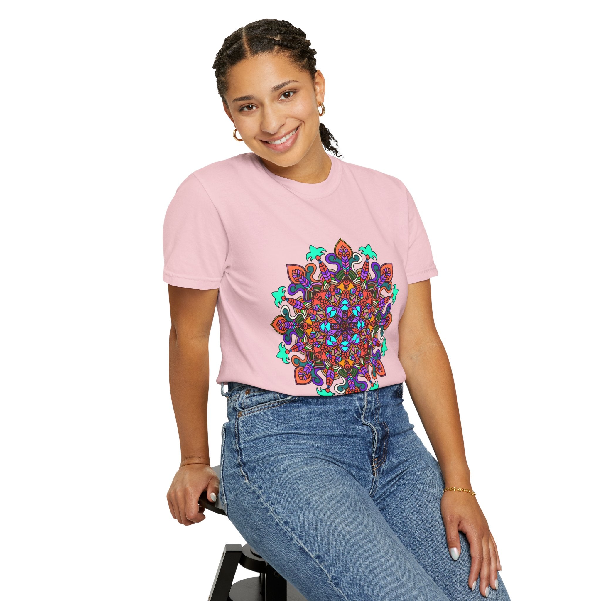 T-shirt con disegno mandala fatto a mano - 100% cotone