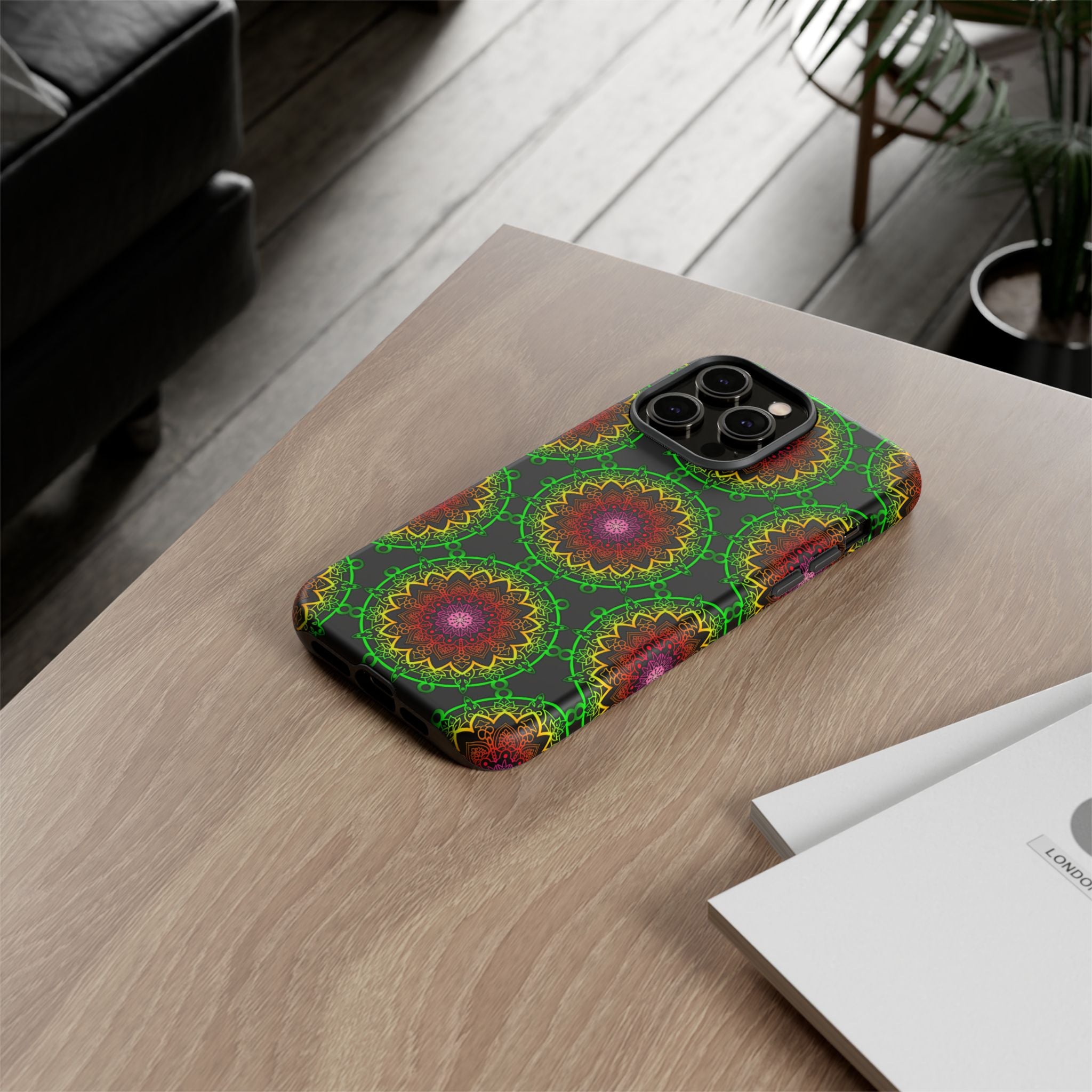 Custodia per telefono con mandala artistica, motivi audaci e stile moderno