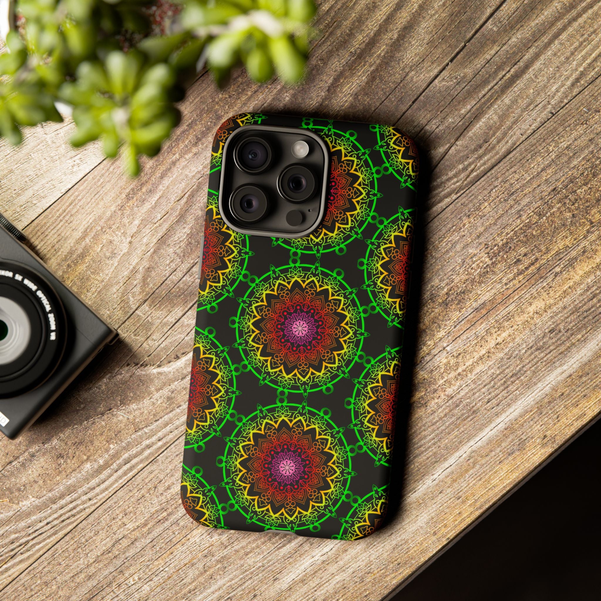 Custodia per telefono con mandala artistica, motivi audaci e stile moderno