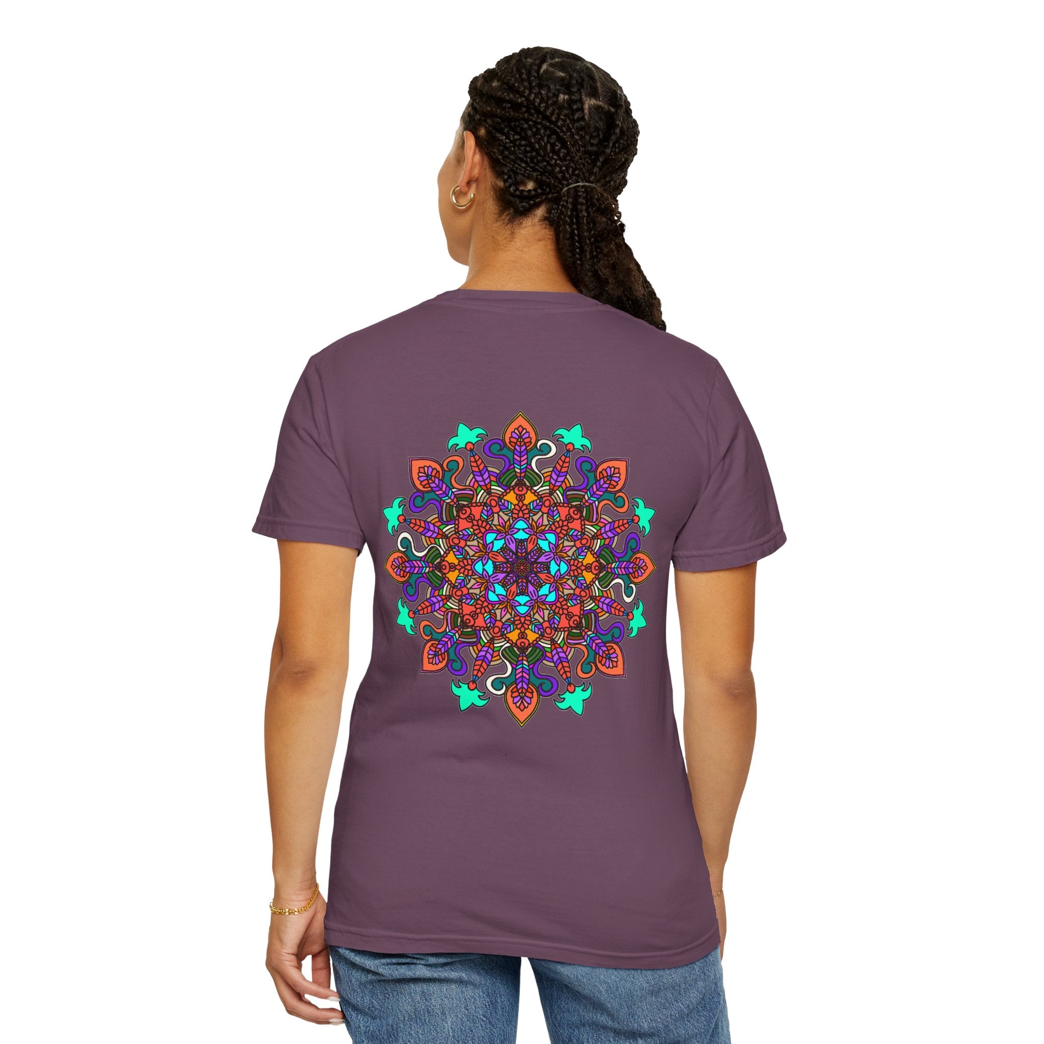 T-shirt con disegno mandala fatto a mano - 100% cotone