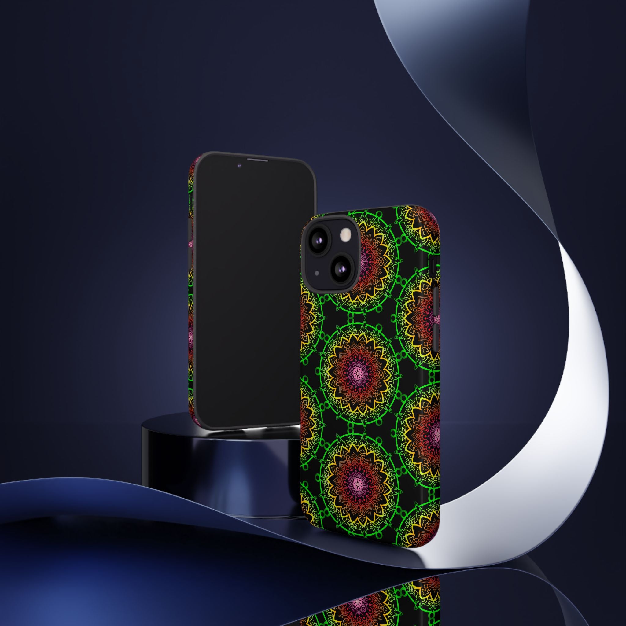 Custodia per telefono con mandala artistica, motivi audaci e stile moderno