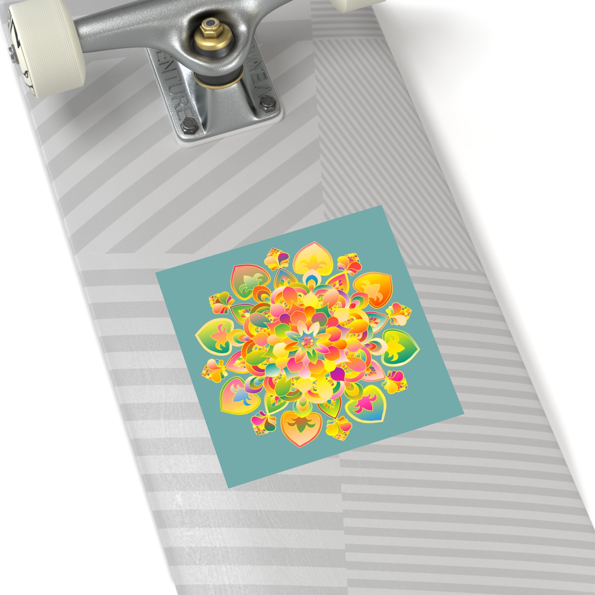 Adesivi laminati mandala disegnati a mano: oro, rosso e verde su verde acqua grigiastro