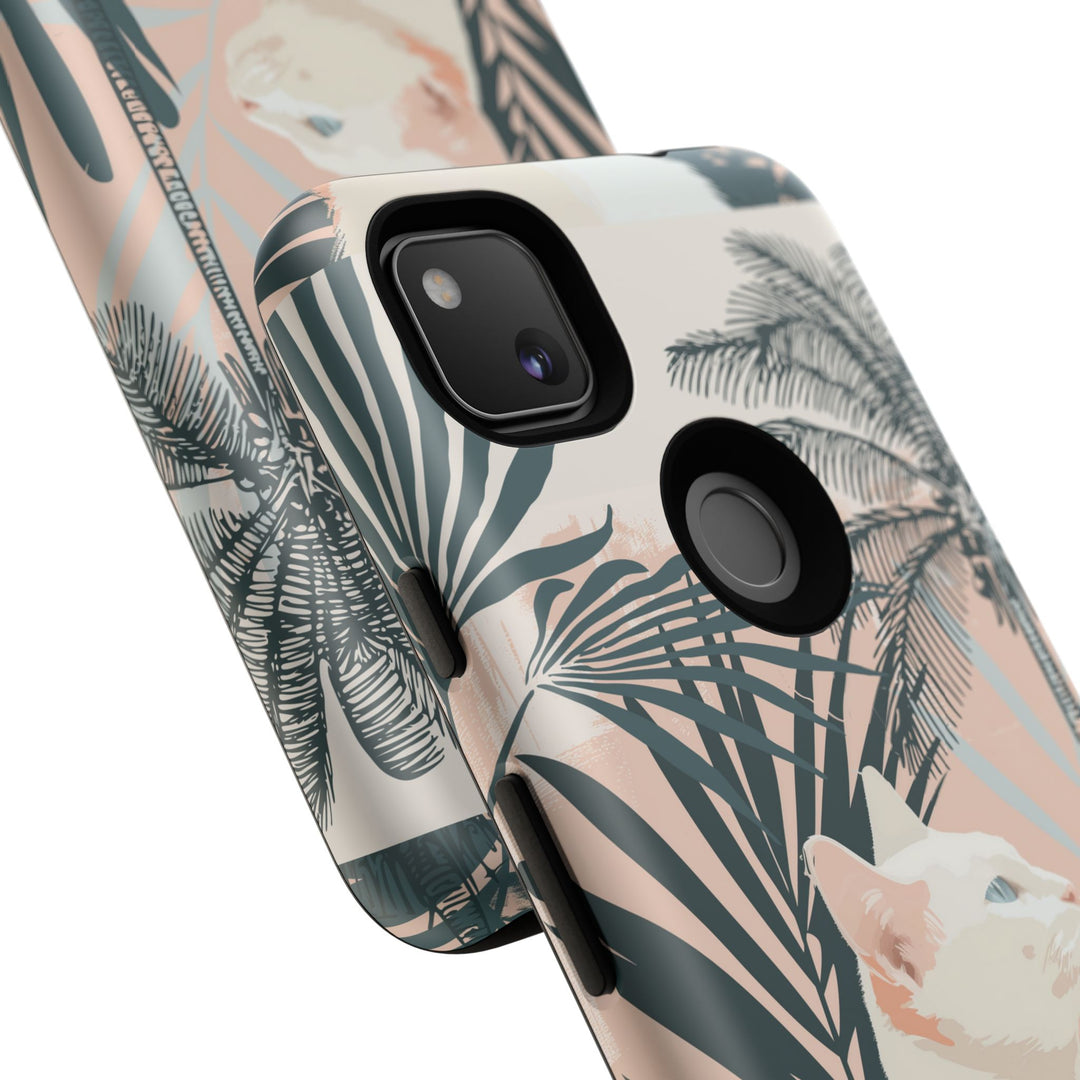 Tropische Katzen-Telefonhülle mit üppigen Palmenmotiven und sanften Pastelltönen