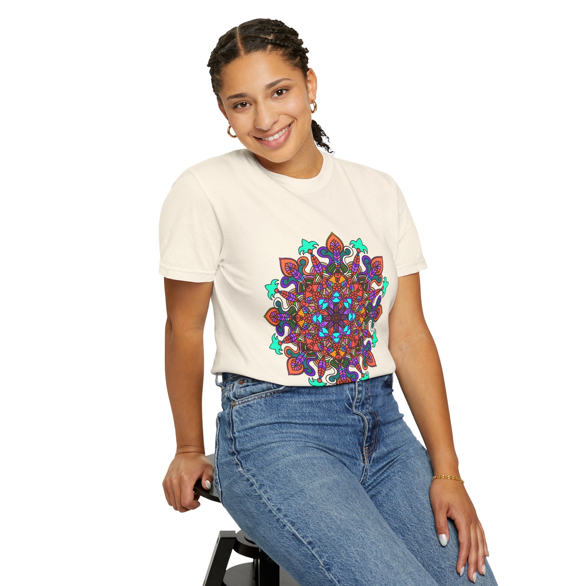 T-shirt con disegno mandala fatto a mano - 100% cotone