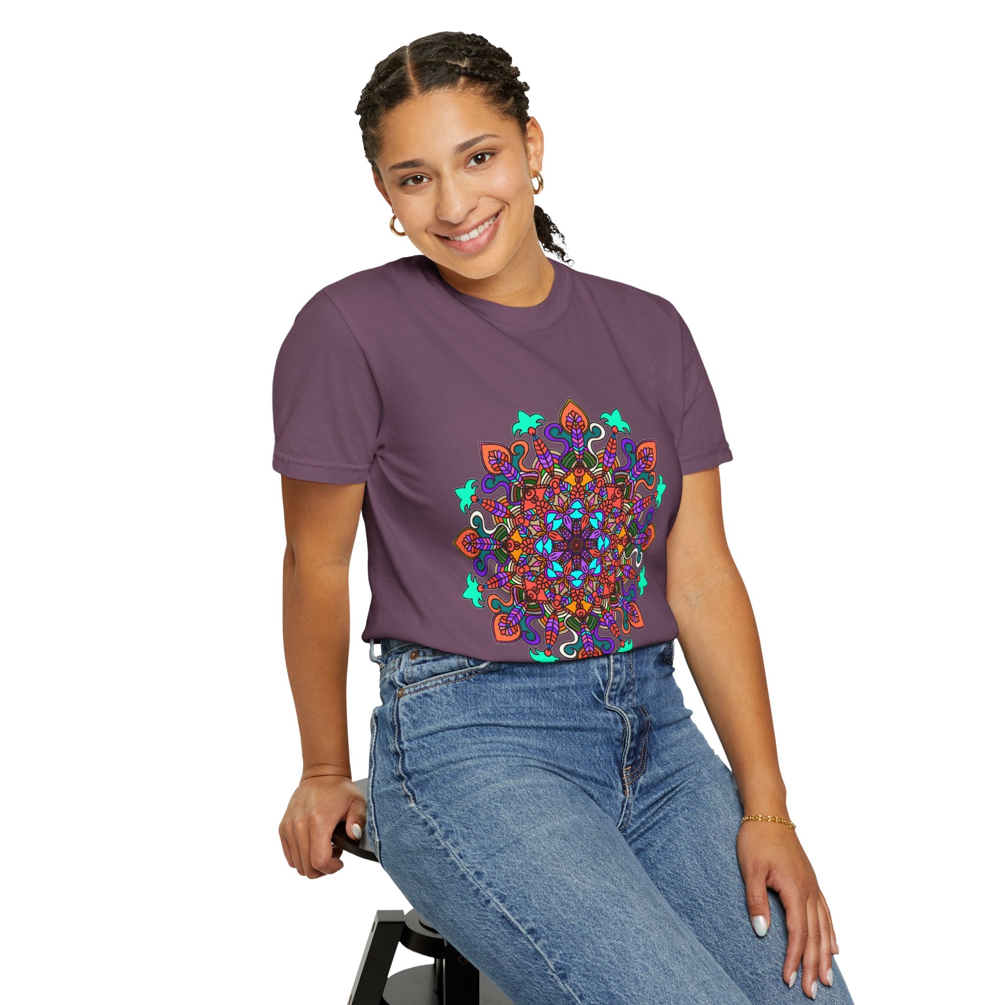 T-shirt con disegno mandala fatto a mano - 100% cotone