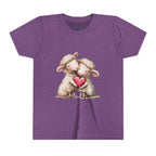 Jugend-T-Shirt – Cartoon-Schafe, die ein Herz umarmen, süßes und schönes Design 