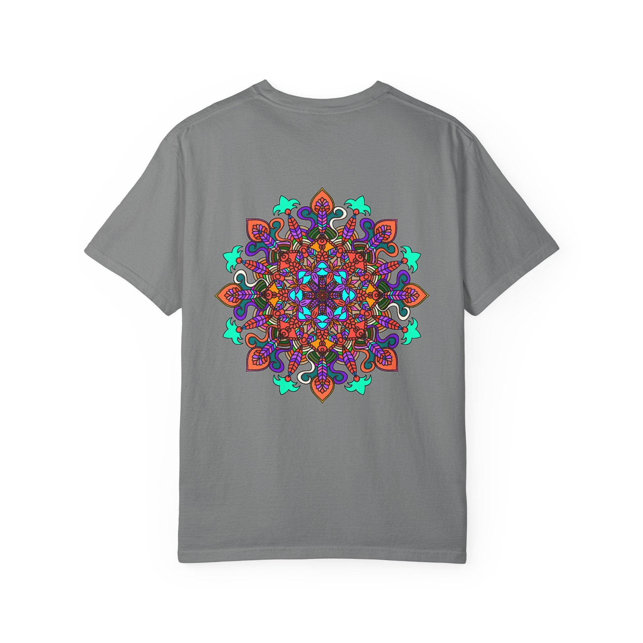 T-shirt con disegno mandala fatto a mano - 100% cotone