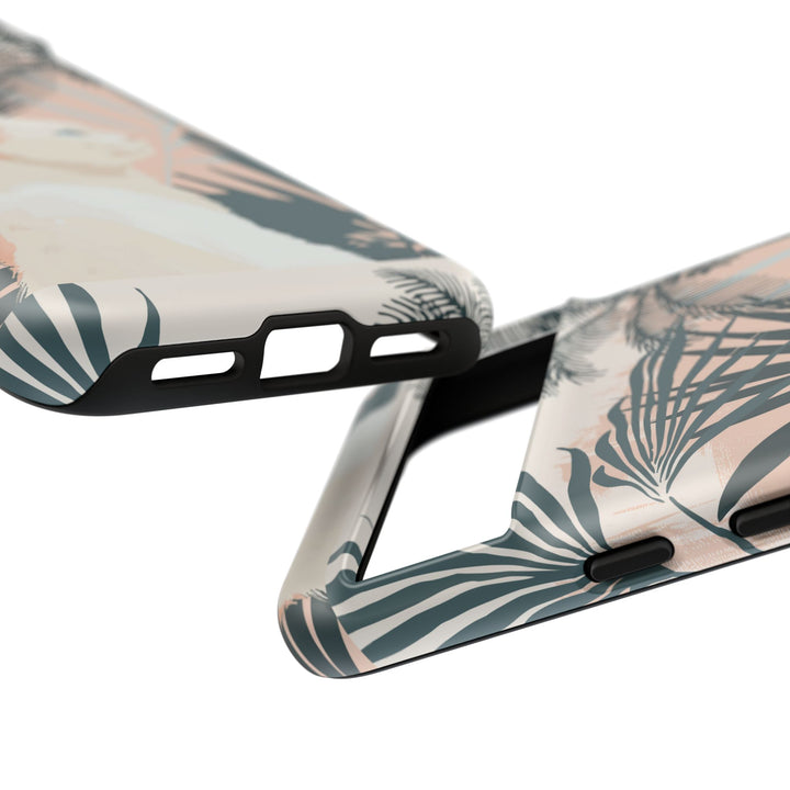 Tropische Katzen-Telefonhülle mit üppigen Palmenmotiven und sanften Pastelltönen