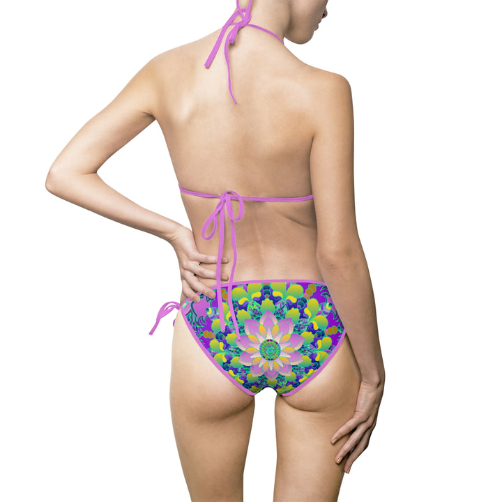 Completo da bagno ispirato ai mandala per un'atmosfera da spiaggia giocosa