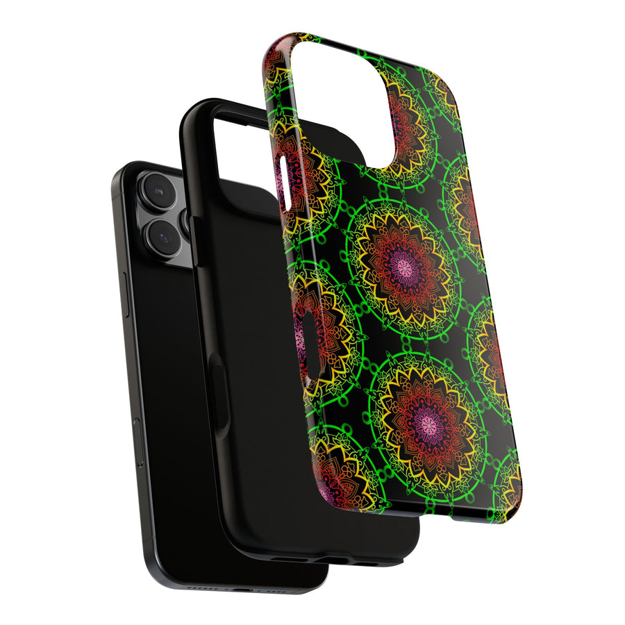 Künstlerische Mandala-Telefonhülle mit kräftigen Mustern und modernem Flair