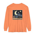 Soft black t-shirt with a sleepy cat design under the night sky