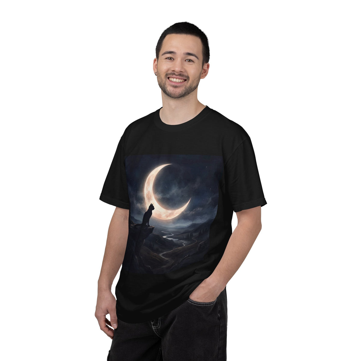 Moonlit Cat T-Shirt — Night Sky Crescent Moon Graphic Tee EU