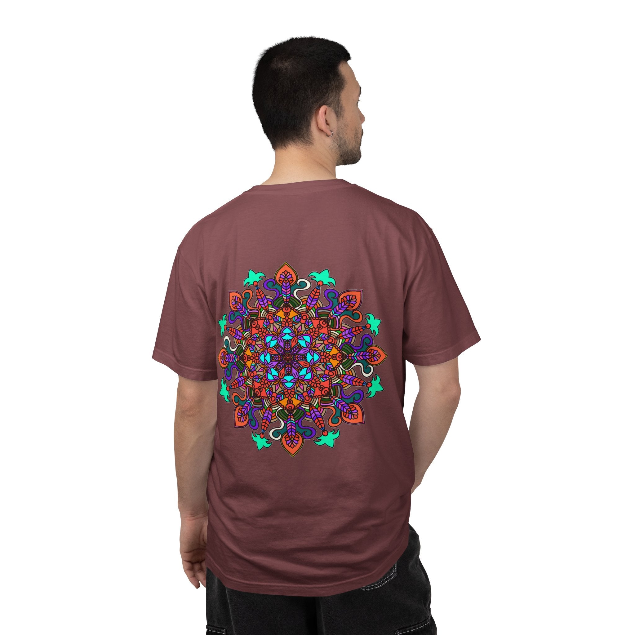 T-shirt con disegno mandala fatto a mano - 100% cotone