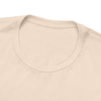 Schwarzes Katzenrätsel – Lila Farbspritzer-T-Shirt