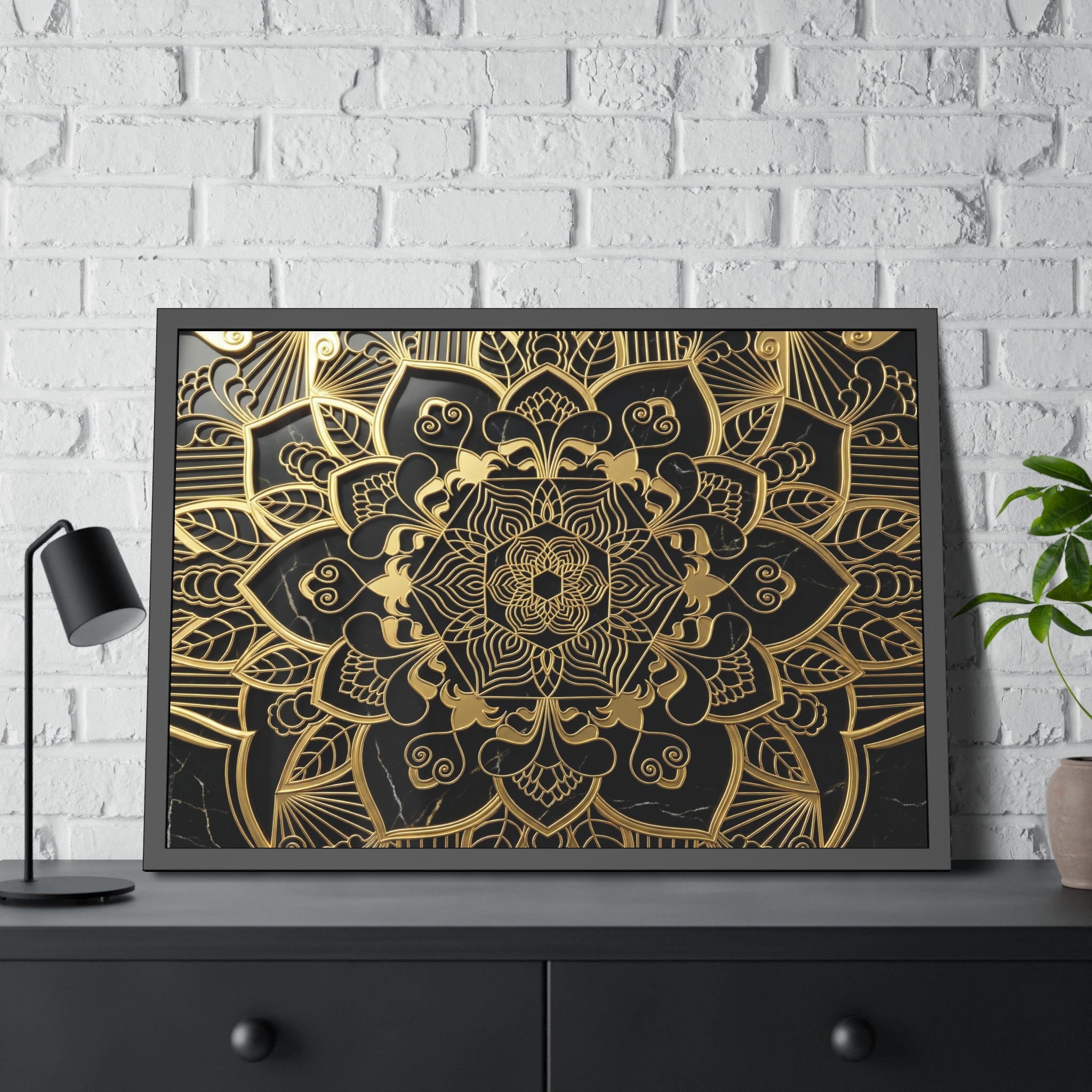 Opulenz im Dunkeln – Edler Kunstdruck mit Marmorrahmen