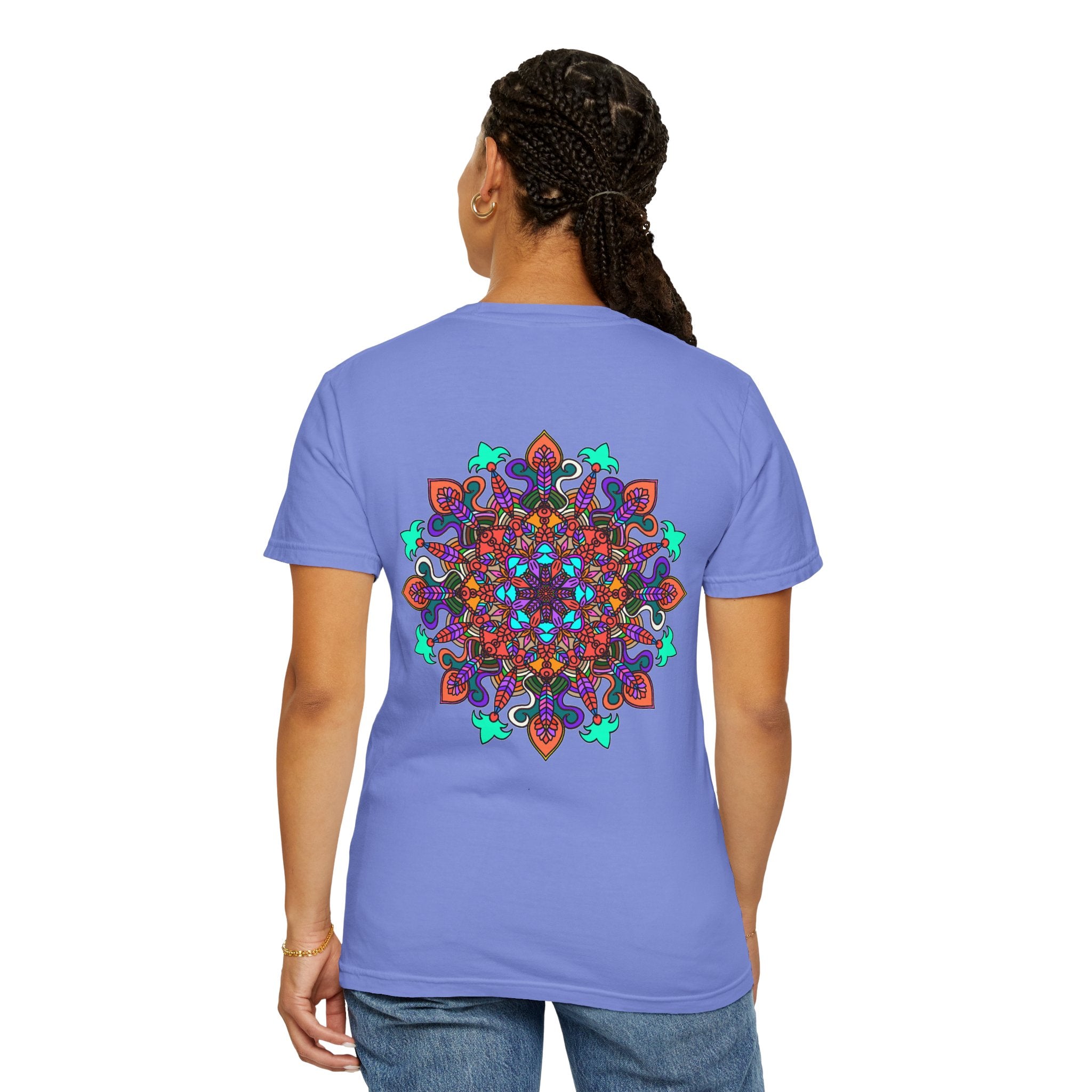 T-shirt con disegno mandala fatto a mano - 100% cotone