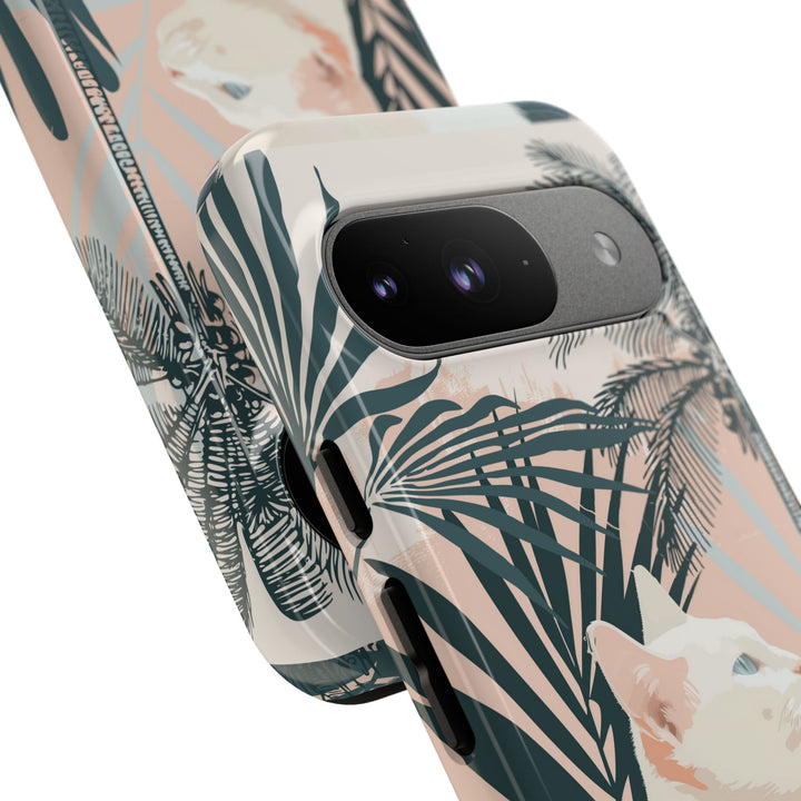 Tropische Katzen-Telefonhülle mit üppigen Palmenmotiven und sanften Pastelltönen