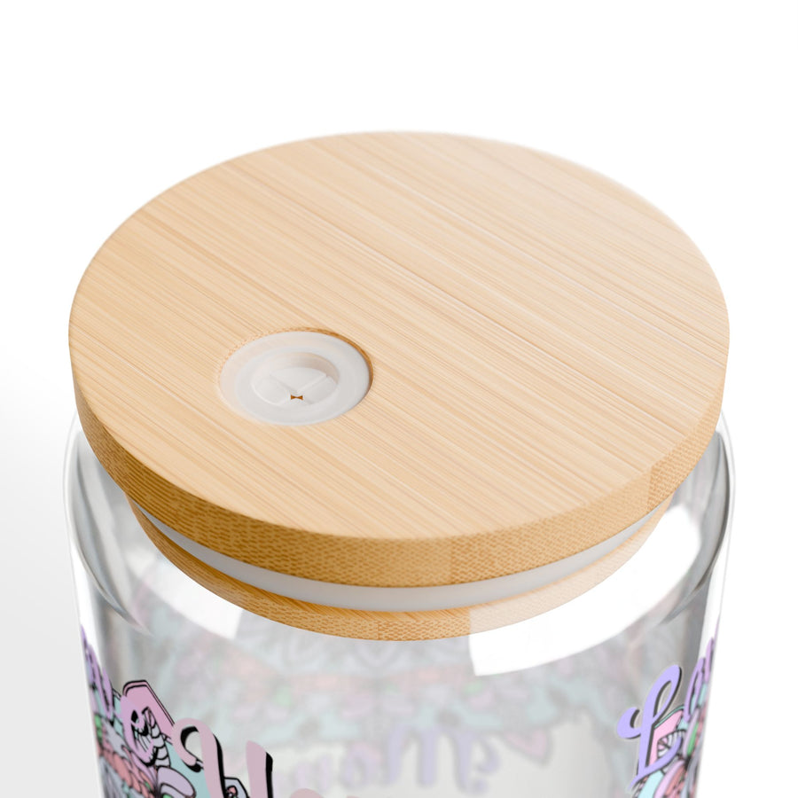 Mandala-inspiriertes Trinkglas für Mama mit elegantem Blumendesign