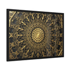Majestätische Stille – Schwarz-Gold Luxus-Poster mit Rahmen