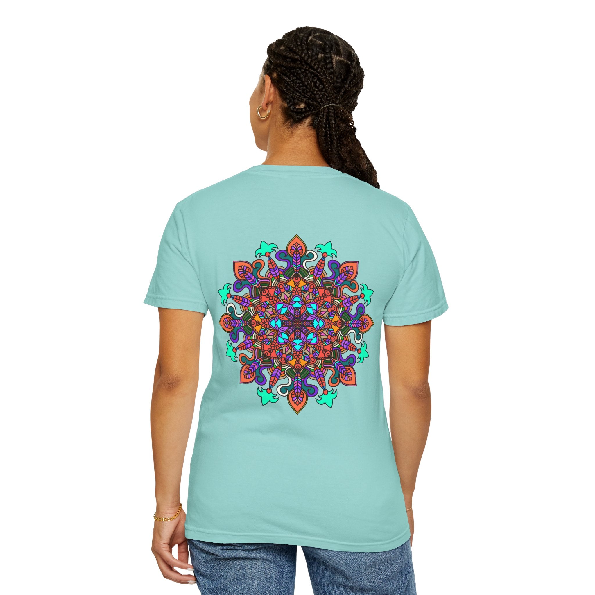 T-shirt con disegno mandala fatto a mano - 100% cotone