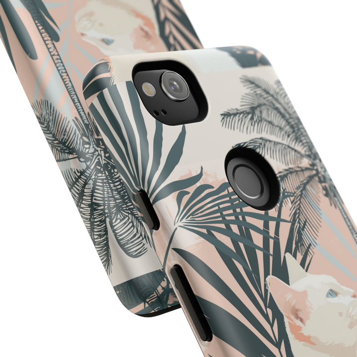 Tropische Katzen-Telefonhülle mit üppigen Palmenmotiven und sanften Pastelltönen