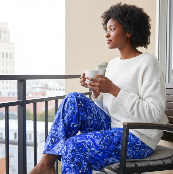 Pantaloni da salotto Mandala blu: comodi pigiami da donna per il relax a casa