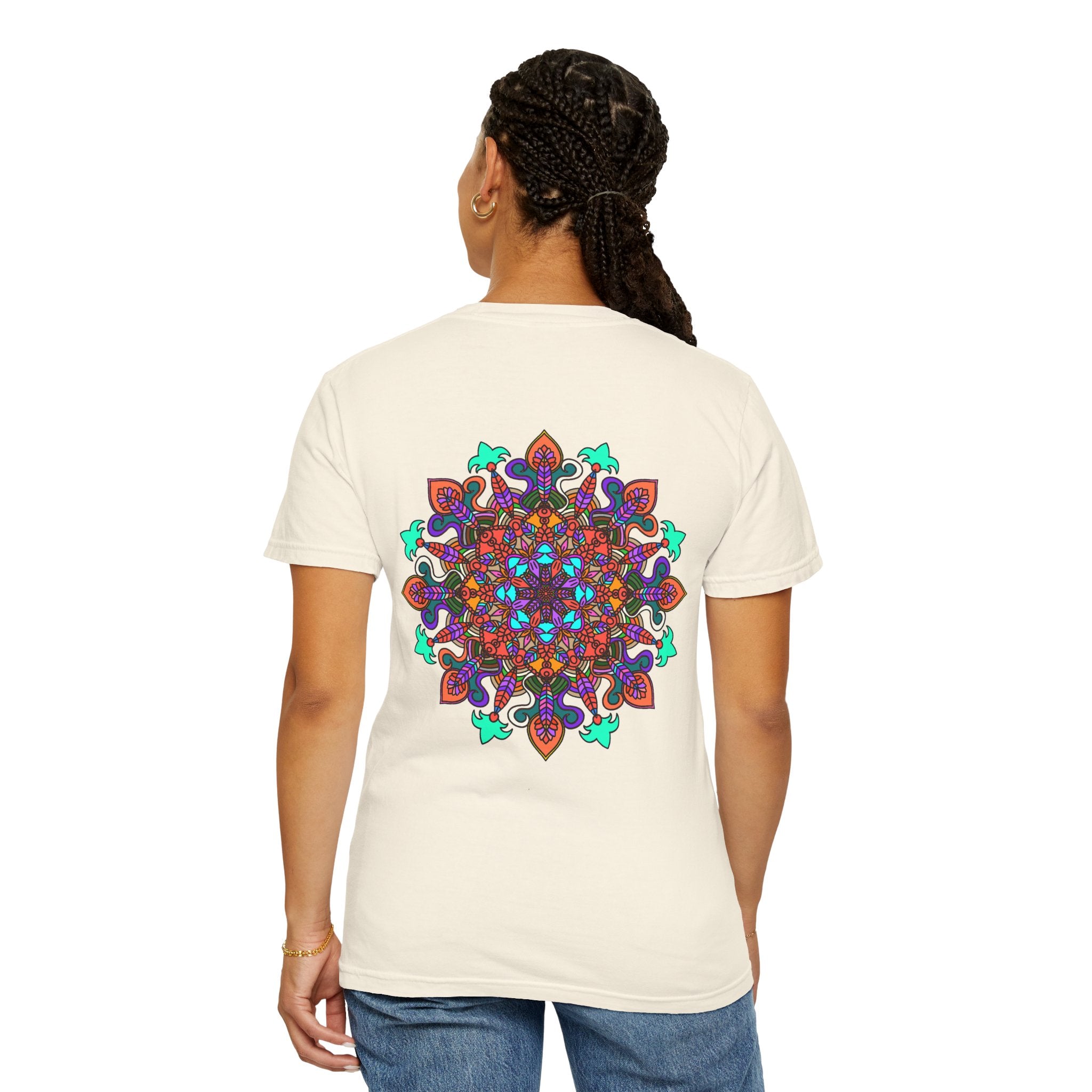 T-shirt con disegno mandala fatto a mano - 100% cotone
