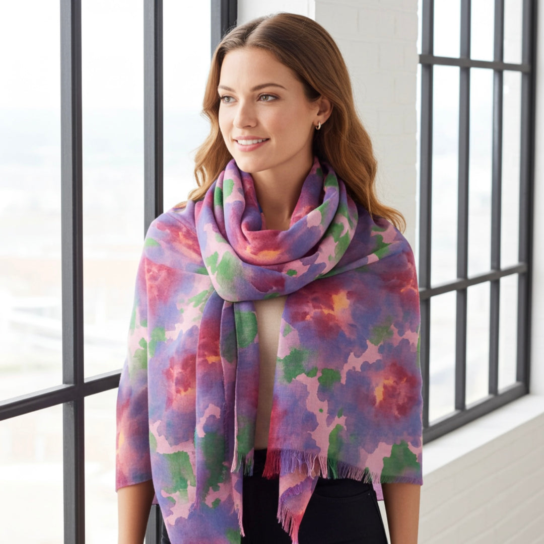 Light Watercolor Scarf – Soft Fashion Accessory for All Seasons