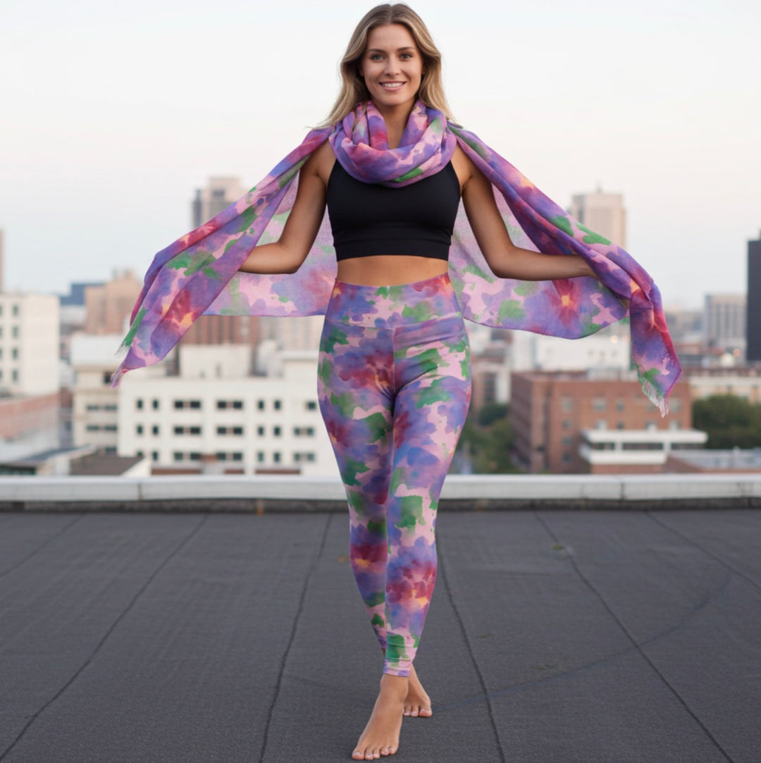 Light Watercolor Scarf – Soft Fashion Accessory for All Seasons